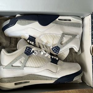Air Jordans Retro 4 midnight Navy brand new in the box. These were never worn.